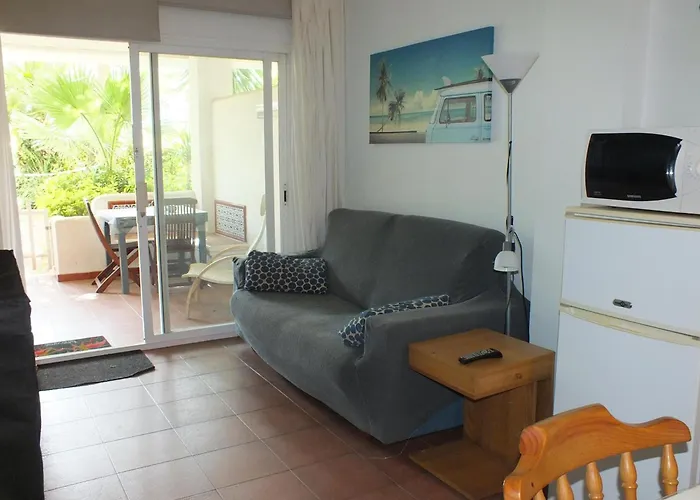 En Planta Baja Con Piscina Comunitaria En Roses, Cerca De Playas Y Actividades - Es-204-47