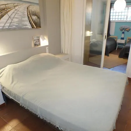 En Planta Baja Con Piscina Comunitaria En Roses, Cerca De Playas Y Actividades - Es-204-47 Apartment *