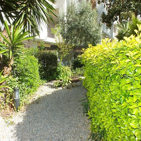 En Planta Baja Con Piscina Comunitaria En Roses, Cerca De Playas Y Actividades - Es-204-47 Roses
