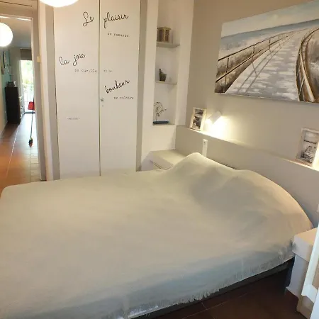 En Planta Baja Con Piscina Comunitaria En Roses, Cerca De Playas Y Actividades - Es-204-47 Apartment *